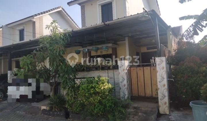 DIJUAL RUMAH 2 LANTAI HOOK DI BUMI INDAH