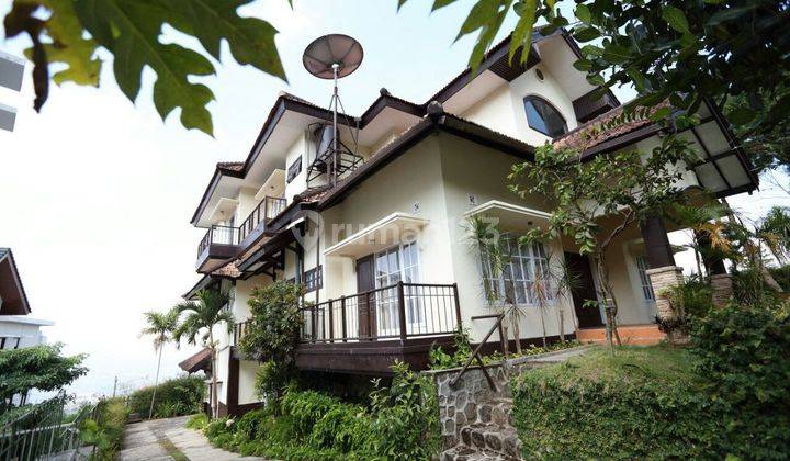 Villa Full Furnished View Keren Lokasi Strategis di Panderman Hills Boulevard, Batu Malang  2