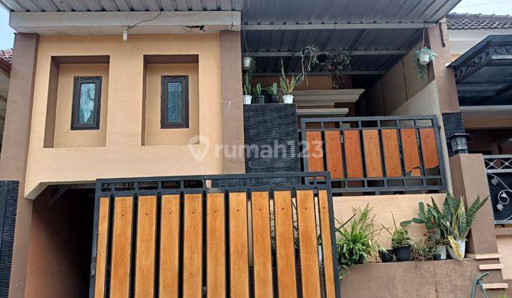 Dijual Rumah Cantik Super Murah 2 Lantai di Perum Graha Defath, Malang 1