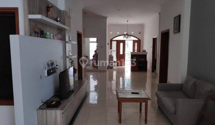 Dijual Rumah Asri Terawat Model Semi Mediteran di Villa Puncak Tidar, Malang 4