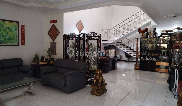 Dijual Rumah Kondisi Baik Terawat di Jl. Brigjend Slamet Riyadi, Malang 2