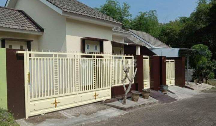 Rumah Minimalis Modern di Perumahan Area Pakisaji Malang 1