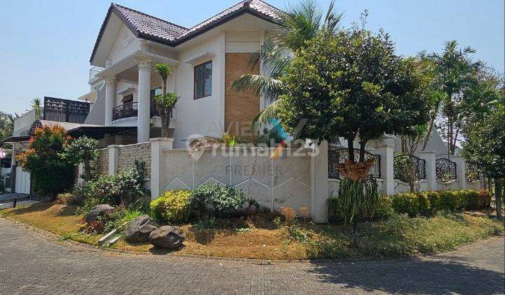 Rumah Hook Megah di Villa Golf Boulevard, Araya Malang 1