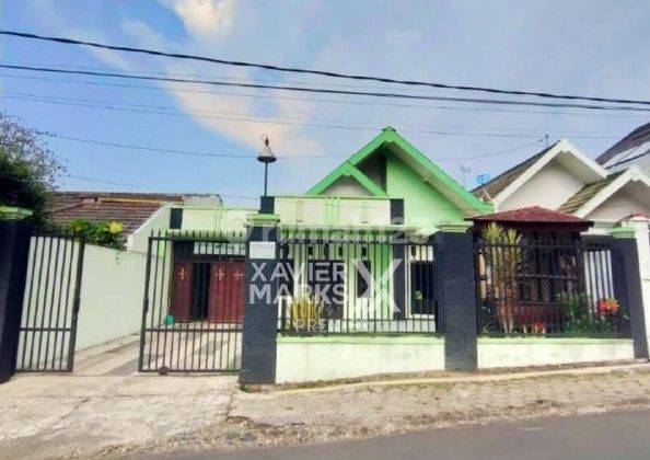 Rumah Villa Full Furnish di Jalan Abdul Gani, Batu, Malang  1