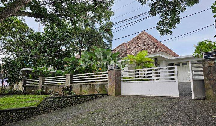 Rumah Klasik di Jalan Bandung Dekat Ijen, Klojen Kota Malang  1