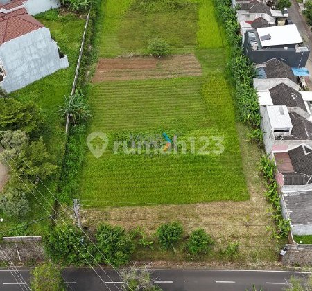 Land on Dieng Atas Road Axis, Dau Malang