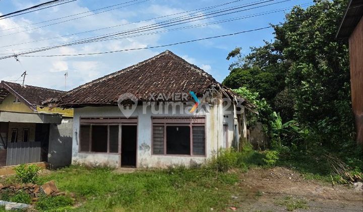 Land on Gunung Jati Street, Pandanlandung, Wagir Malang. Land on Gunung Jati Street, Pandanlandung, Wagir Malang.