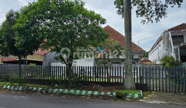 Classic Colonial House in the Gunung Gunung Street Area, Klojen Malang 2