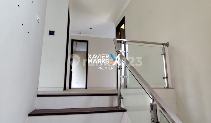 Luxurious 2-Story House in Permata Jingga Housing, SoeHatt, Malang City Luxurious 2-Story House in Permata Jingga Housing, SoeHatt, Malang City