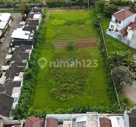 Land on Dieng Atas Road Axis, Dau Malang