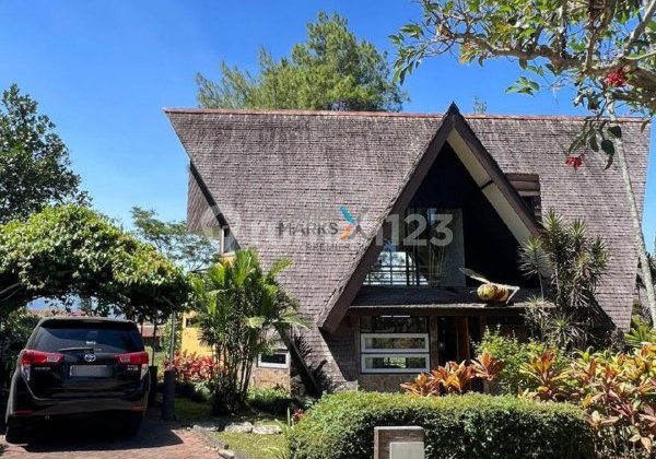 Fully Furnished Villa House in Klub Bunga, Batu