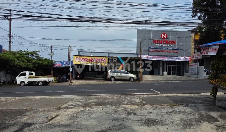 Shop House, Business Space on Dewi Sartika Street, Batu 2