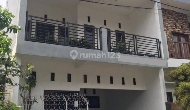 Rumah Villa 2 Lantai di Daerah Karangploso, Malang 1