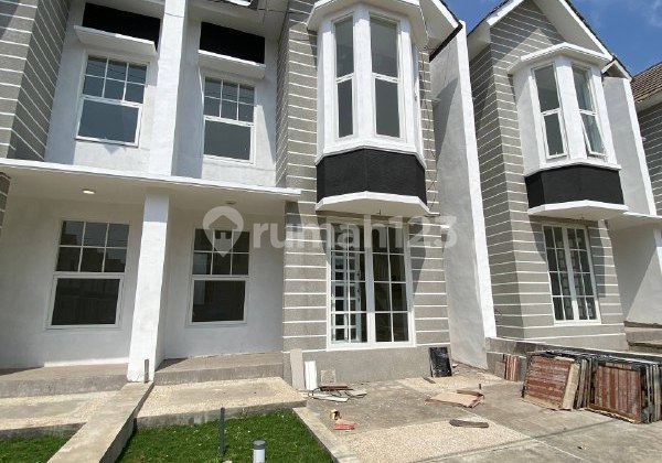 New European-Style 2-Story House in Srimaya, Karangploso Malang New European-Style 2-Story House in Srimaya, Karangploso Malang