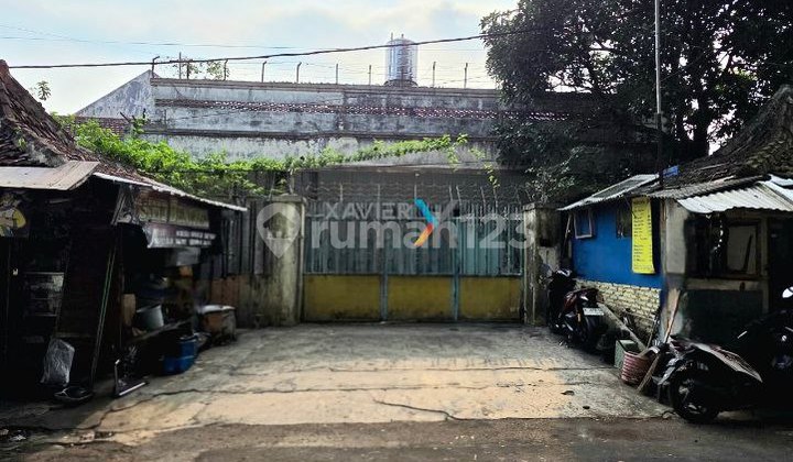 House in the Mountain Area - Kelud Street Mountain, Bareng Klojen Malang 1