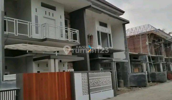 Rumah 2 Lantai Desain Modern di Graha Tlogomas, Lowokwaru Malang 2