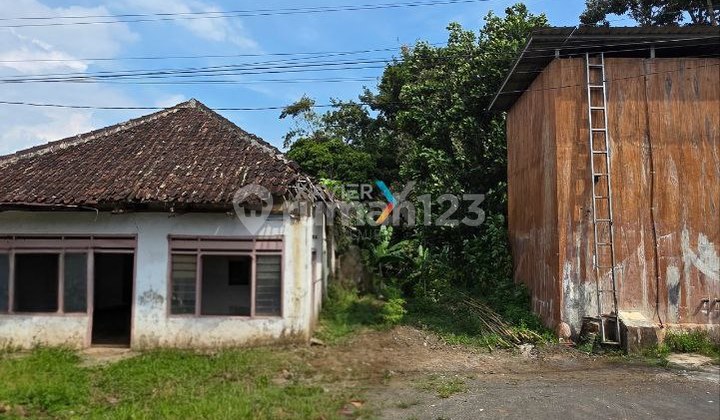 Land on Gunung Jati Street, Pandanlandung, Wagir Malang. Land on Gunung Jati Street, Pandanlandung, Wagir Malang.