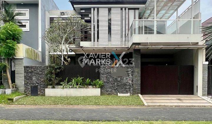 Rumah Modern + Pool di Boulevard Cluster Golf Kota Araya, Blimbing Malang 1