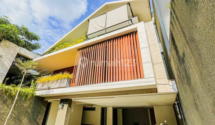 Modern Beautiful Villa Only 200m From Batu Belig Beach  2