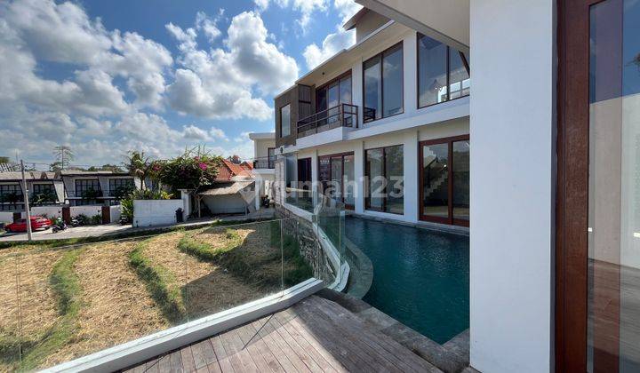 BRAND NEW VILLA WITH RICEFIELD VIEW IN CANGGU  2