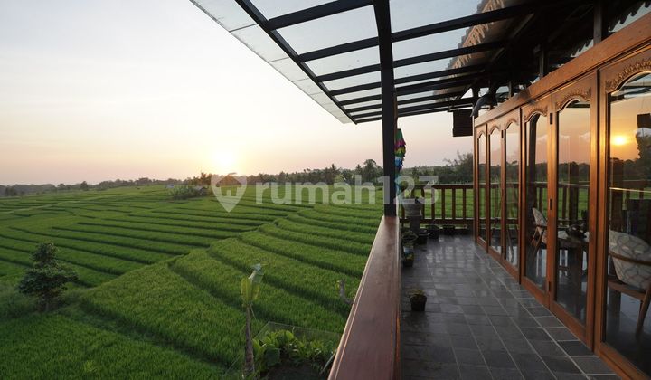 VILLA WITH BOTH OCEAN AND RICEFIELD VIEW FOR RENT IN TANAH LOT
