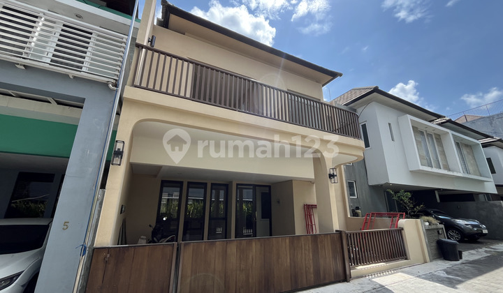 Modern House in Denpasar near Sunset Road 1