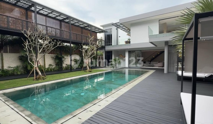 LUXURY EXCLUSIVE PRIVATE LOCATION VILLA IN UNGASAN