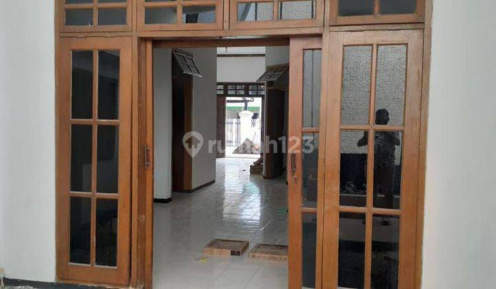 Disewakan Rumah Tengah Kota Ngagel Jaya Selatan 2