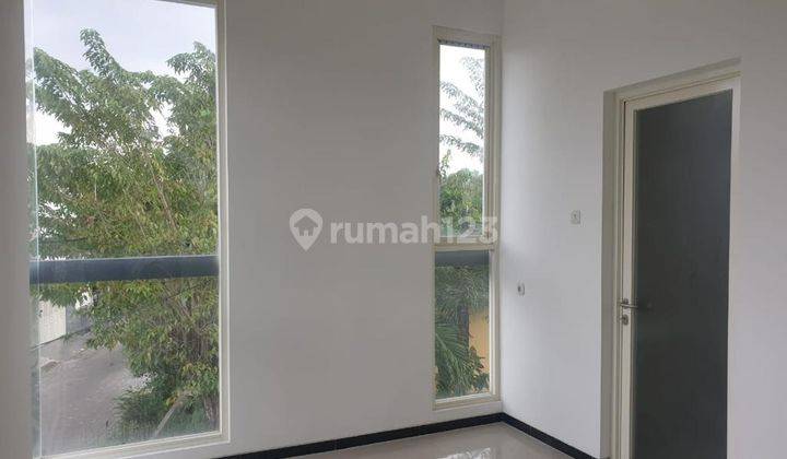 Rumah 2 Lantai di Sutorejo Timur, Surabaya 8