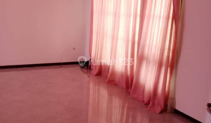 Rumah 2 Lantai Bagus Unfurnished di Kertajaya Indah, Surabaya 4