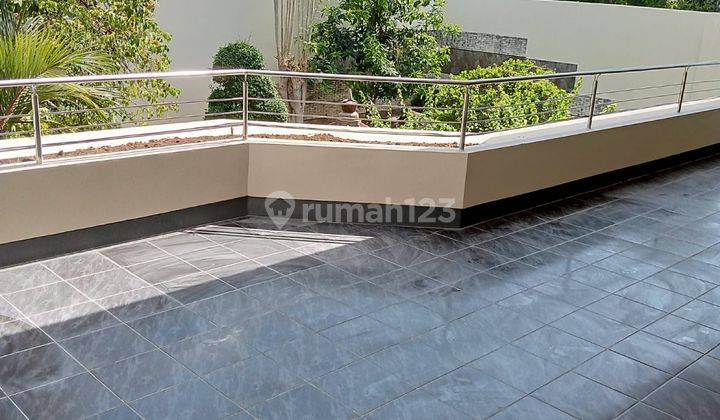 Rumah 2 Lantai Bagus Unfurnished di Kertajaya Indah, Surabaya 9