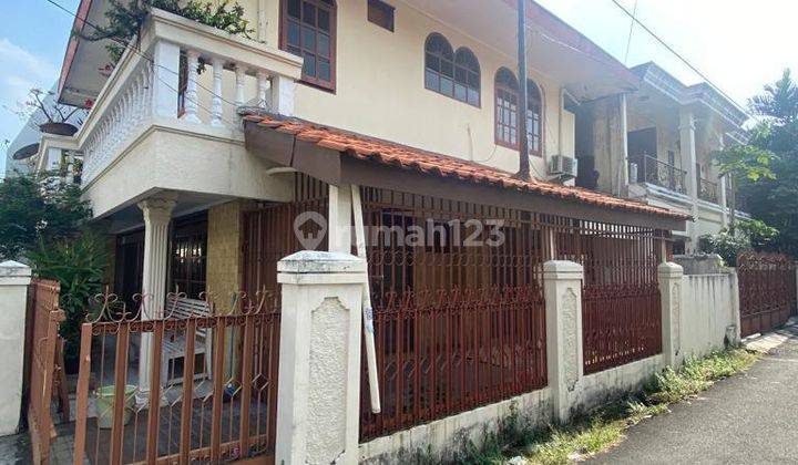 Di Jual Rumah 2 Lantai , Lokasi Dipusat Ramai Dan Strategis 2