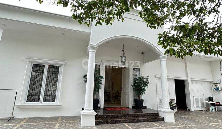 Rumah Menteng Ring 1 Dijual Dengan Design Yang Sangat Modern  1