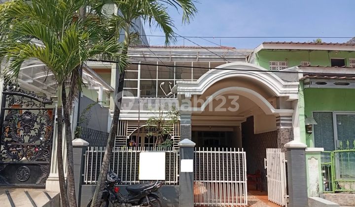Rumah 5 Kamar Tidur SHM 6 menit ke Blu Plaza Bebas Banjir J-34606 Rumah 5 Kamar Tidur SHM 6 menit ke Blu Plaza Bebas Banjir J-34606
