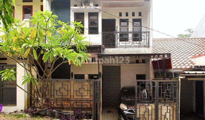 Rumah SHM 2 Lt dekat Stasiun di Beji, Depok Dibantu KPR J19475 1