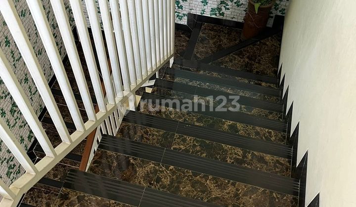 Rumah SHM Strategis Dekat Supermal Karawaci 1 Lt Dibantu KPR J39387