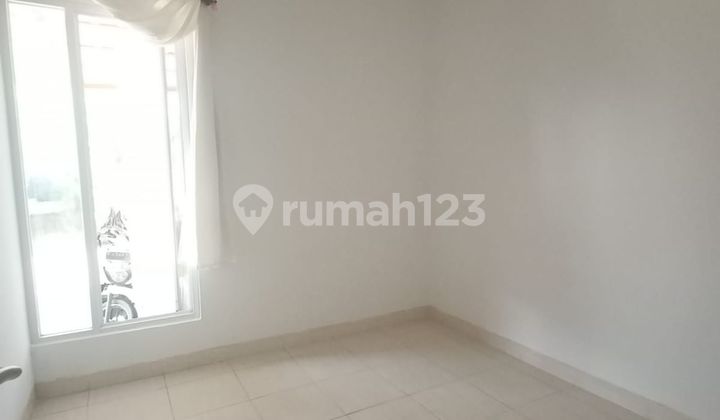 Rumah Luas 10 Menit ke Terminal Sawangan SHM Hadap Selatan J34193 2