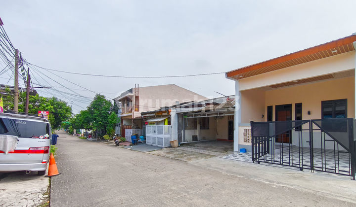Minimalist House 15 Minutes to Bojong Gede 2 Station 2 KT East-Facing J35535 Minimalist House 15 Minutes to Bojong Gede 2 Station 2 KT East-Facing J35535