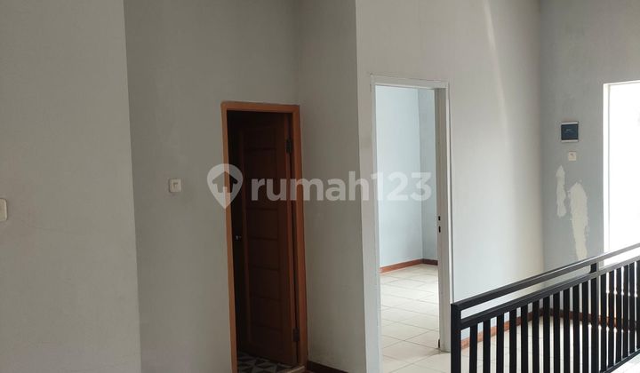 Land Area 120 Well-Maintained House 12 Minutes to Ciputat 1 Toll Gate South Facing J35796 2