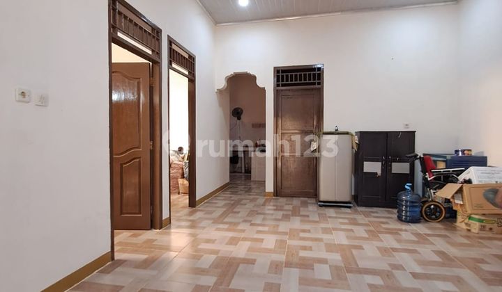 Rumah Strategis 15 Menit ke Summarecon Mall Bekasi Dibantu KPR J-33224 2