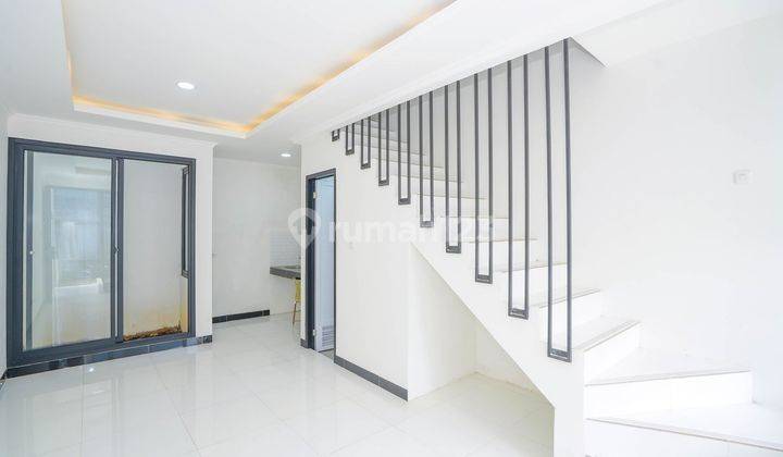Rumah Idaman 10 Menit ke Cibubur Junction Dibantu KPR J32122 2