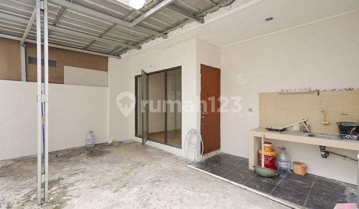 Strategic 2-Story House, 10 Minutes to Summarecon Mall Bekasi, Ready to Occupancy J-36355 Strategic 2-Story House, 10 Minutes to Summarecon Mall Bekasi, Ready to Occupancy J-36355