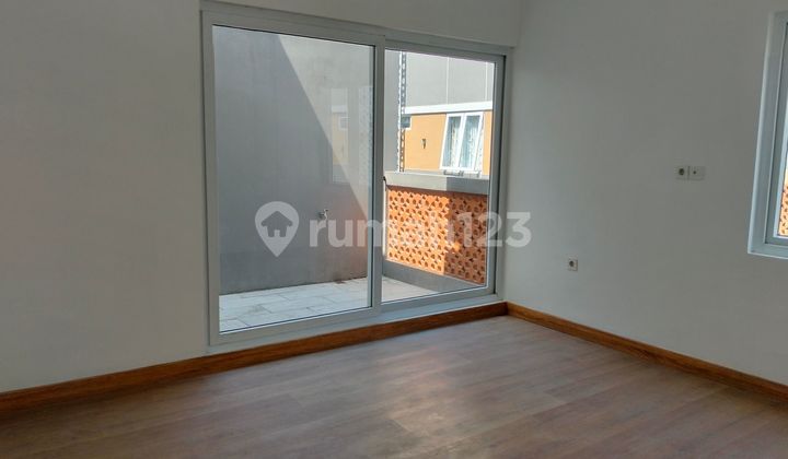 Rumah 2 Lantai 14 Menit ke Stasiun Lenteng Agung SHM Siap Huni J35324 2