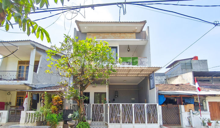 SHM 2-Storey House Ready to Occupy, 15 Minutes to Transpark Mall Bintaro, Assisted with Mortgage J-33479 SHM 2-Storey House Ready to Occupy, 15 Minutes to Transpark Mall Bintaro, Assisted with Mortgage J-33479