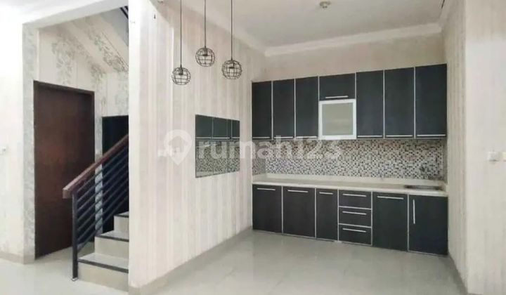 Strategic House near Jatibening LRT Station, SHM, Assisted with Mortgage J-33471 2