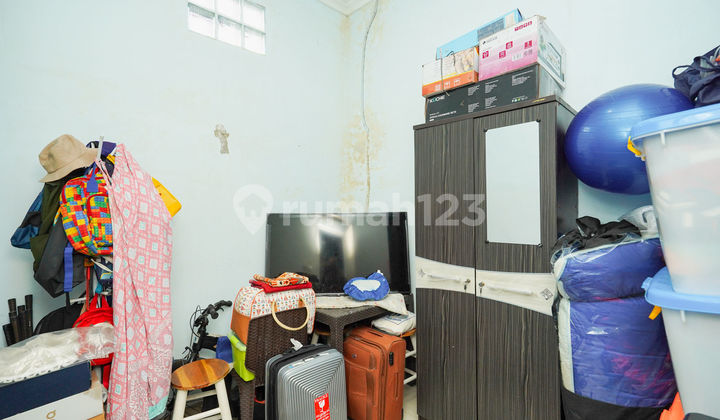 Strategic House 10 Minutes to RSIA ASYIFA DEPOK Assisted by Mortgage J-24332 2