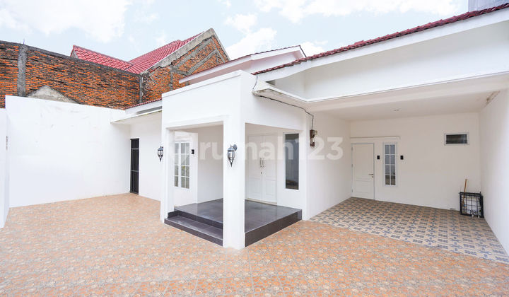 Rumah Luas 3 Kamar 9 Menit ke Mall Cipinang Indah Hadap Utara J22395 2