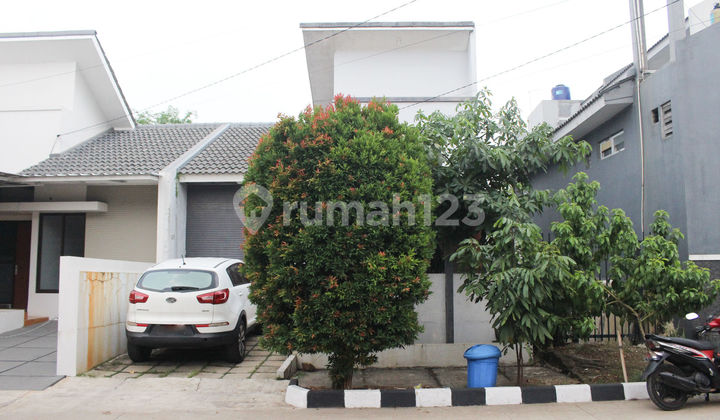 House 10 minutes to Cimanggis Toll Gate East Facing Ready for Mortgage J-14525 House 10 minutes to Cimanggis Toll Gate East Facing Ready for Mortgage J-14525