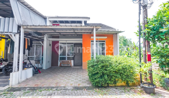 East-Facing House 8 Minutes to The Park Sawangan with KPR J-36464 Assistance