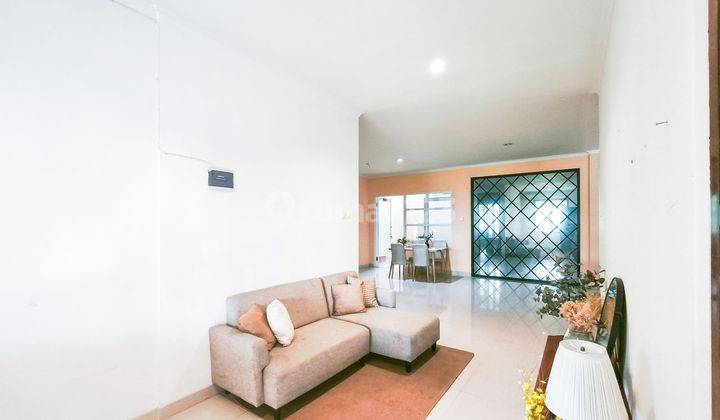 Rumah 15 menit ke Living World Kota Wisata Luas SHM Dibantu KPR J32572 2